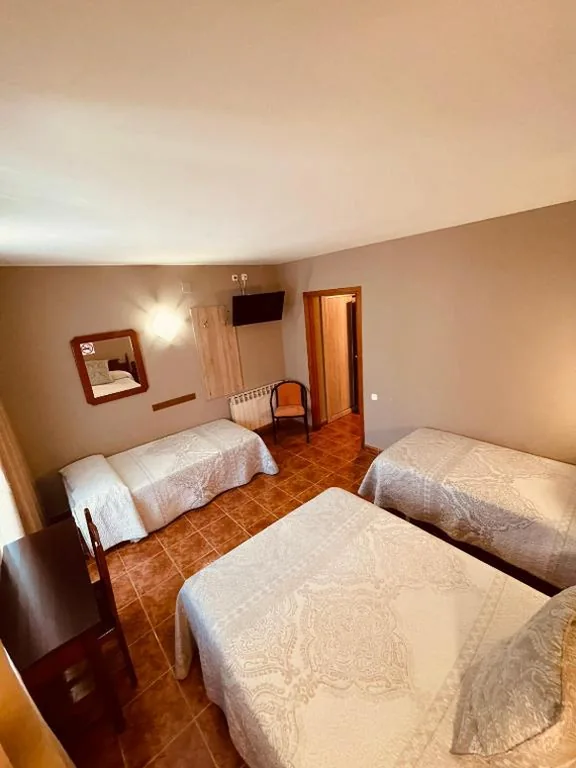 Habitación Familiar (2 adultos y 2 niños) — Hotel Orla
