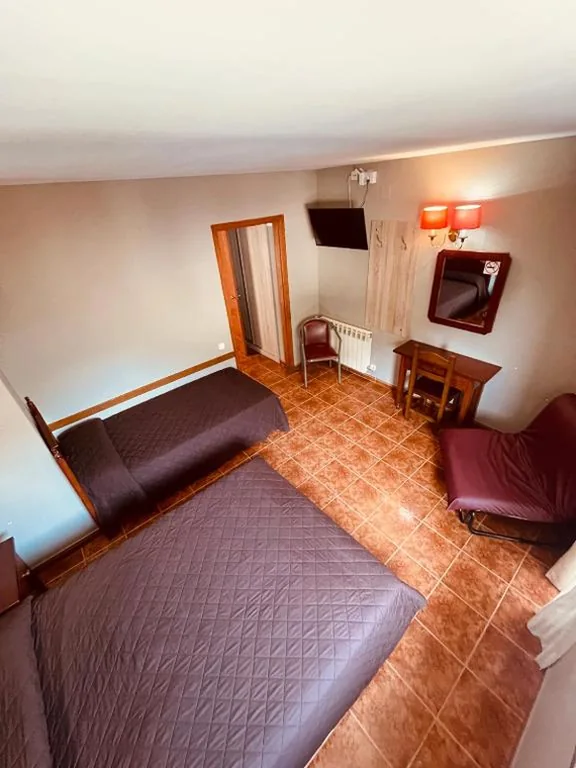 Habitación Triple (2 adultos + 1 niño) — Hotel Orla