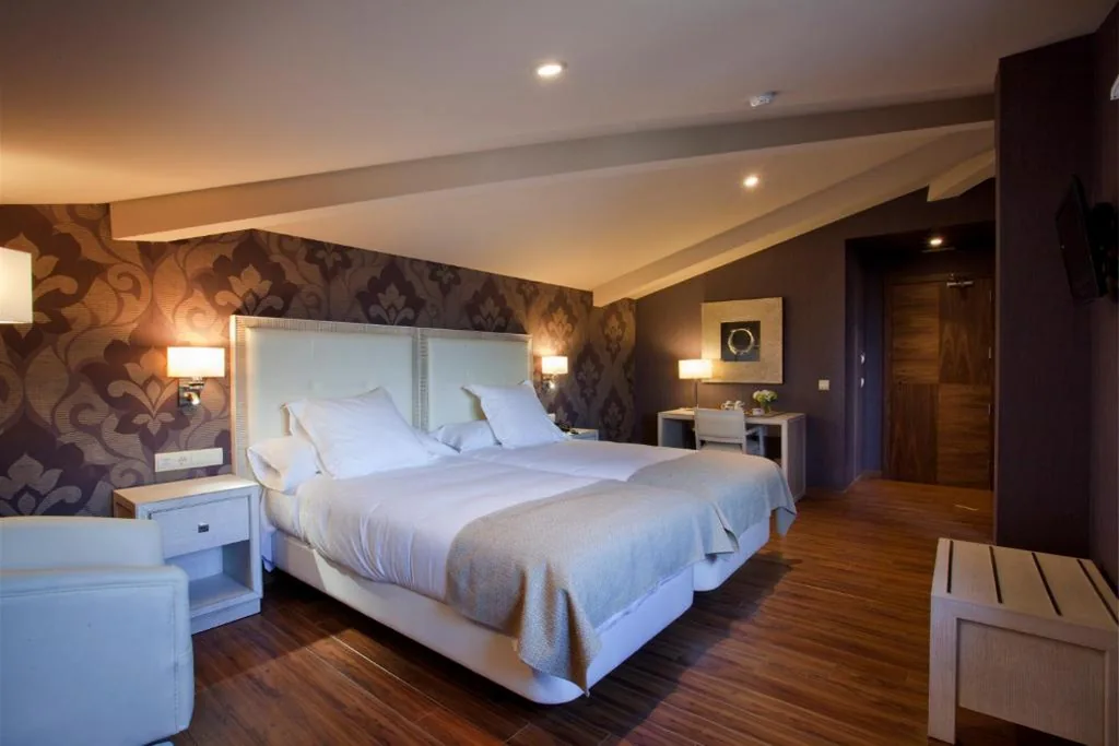Superior Double Room — Hotel Os Olivos