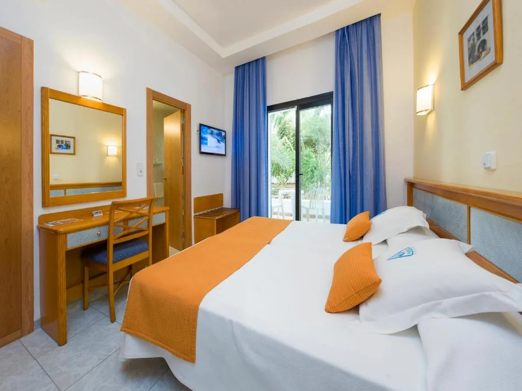 Economy-Doppelzimmer mit 2 Betten – Erdgeschoss — Hotel Osiris Ibiza