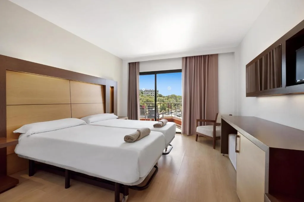Quarto Duplo com Vista para a Piscina e Brunch — Hotel Pabisa Chico