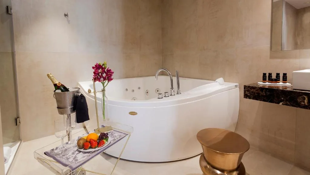 Habitación Doble Deluxe con jacuzzi® — Hotel Palacete de Alamos