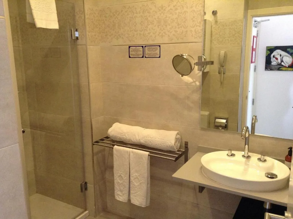 Habitación Doble con cama supletoria — Hotel Palacio Alcázar