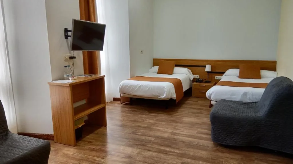 ファミリールーム（大人2名＋子ども1名） — Hotel Palacio de Garaña