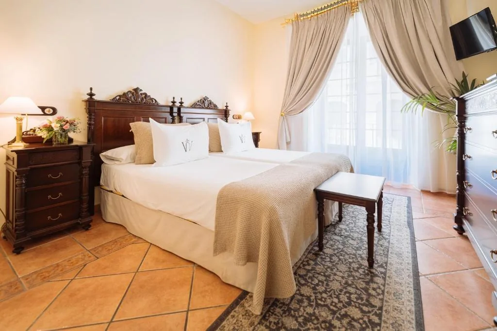 Habitación Doble - 2 camas — Hotel Palacio de Hemingway