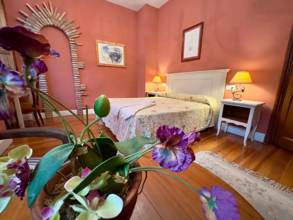 Habitación Doble con vistas al jardín — Hotel Palacio de Libardon