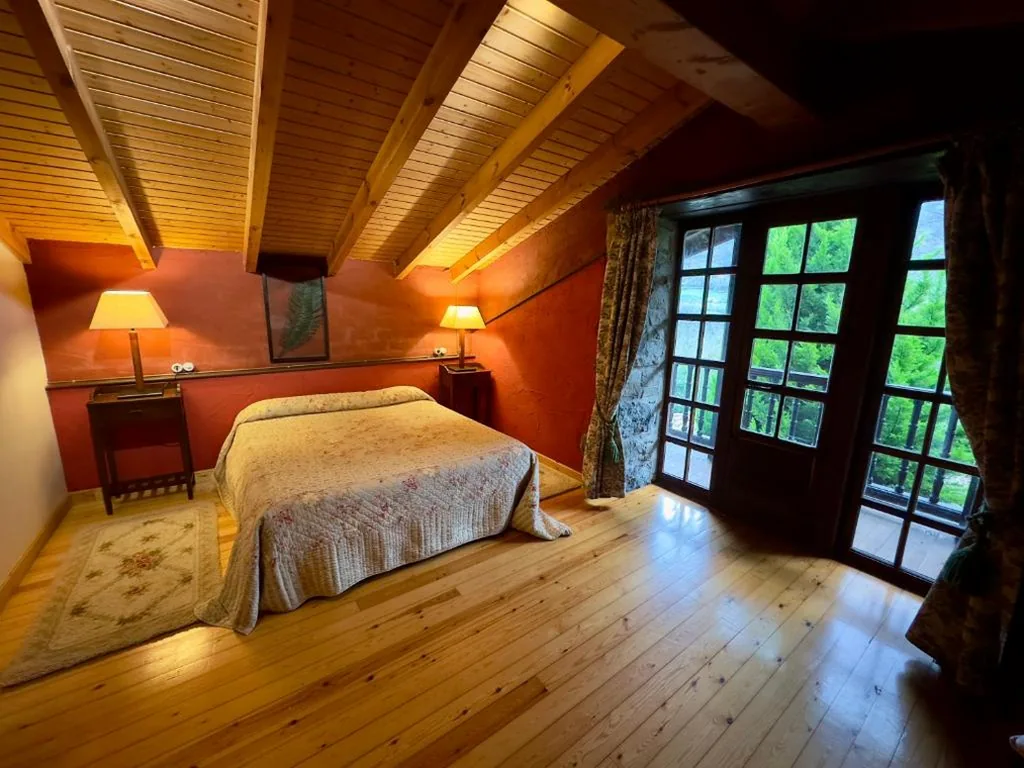 Habitación Familiar Grande — Hotel Palacio de Libardon