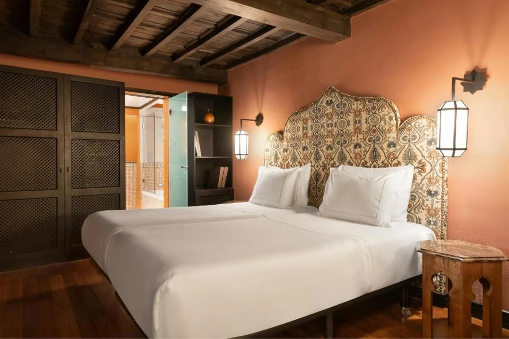 Quarto Duplo Superior - 2 camas — Hotel Palacio de Santa Paula, Autograph Collection