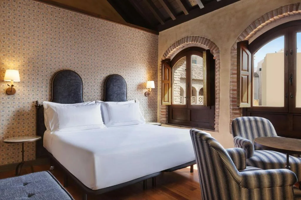 Quarto Superior com cama extragrande — Hotel Palacio de Santa Paula, Autograph Collection