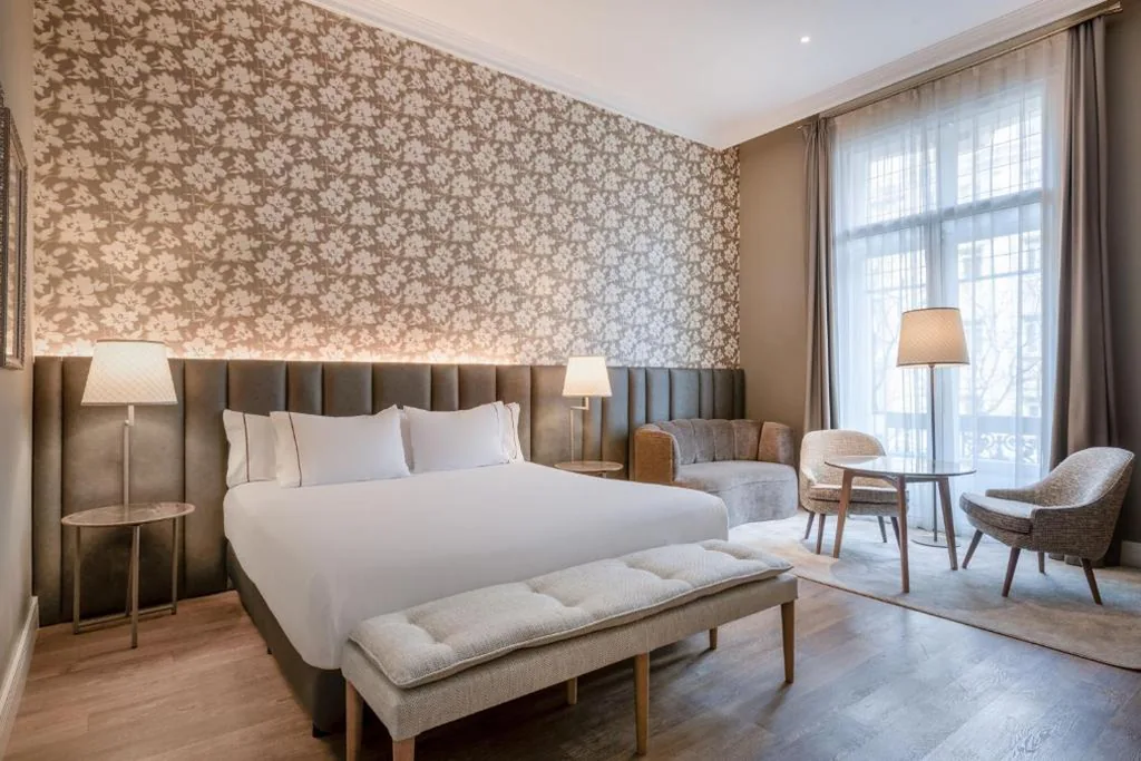 Habitación Doble Deluxe Premium con cama extragrande — Hotel Palacio del Retiro, Autograph Collection
