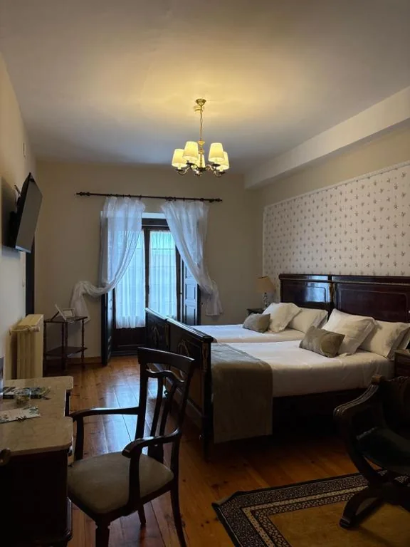 Habitación Doble con terraza - 2 camas — Hotel Palacio La Casona de Cerrazo