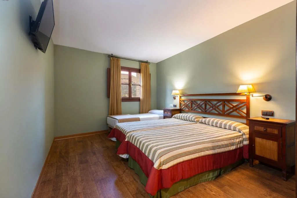 トリプルルーム — Hotel Palacio Pujadas by Pandora Hoteles
