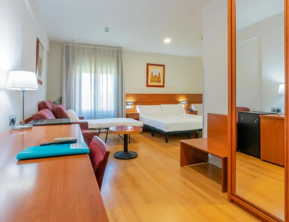 Quarto Familiar — Hotel Palacios