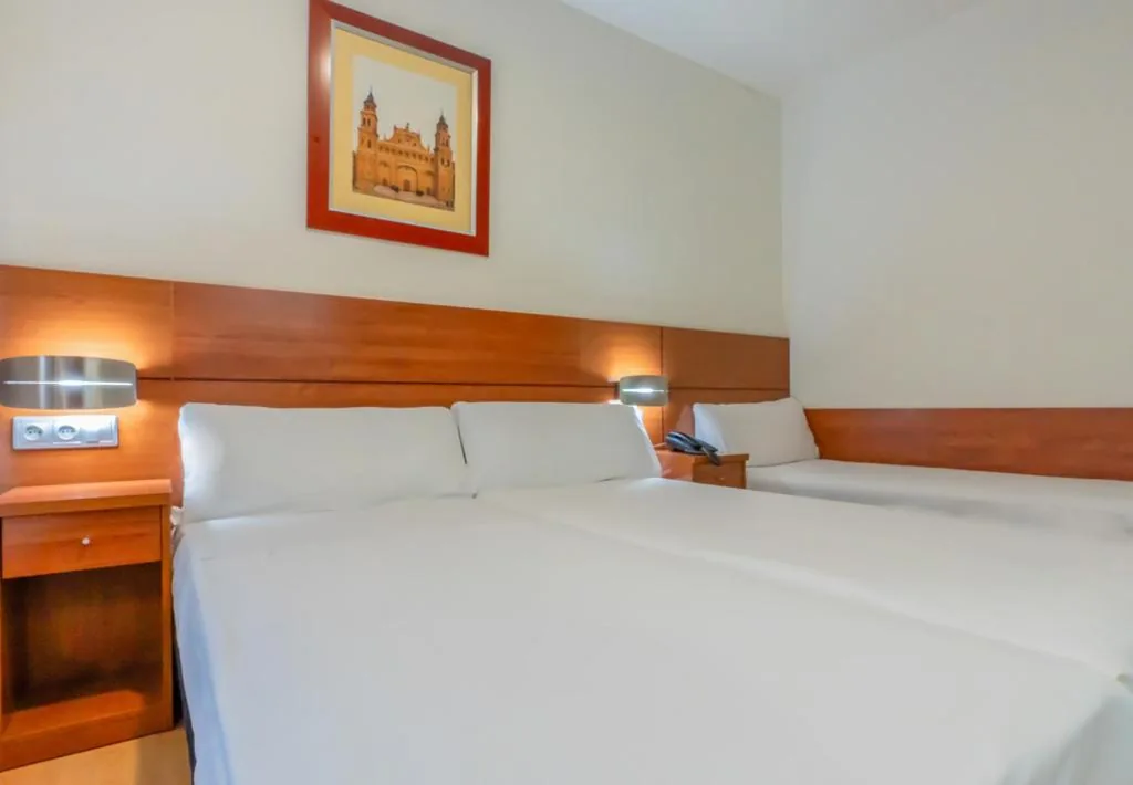 Quarto Triplo — Hotel Palacios
