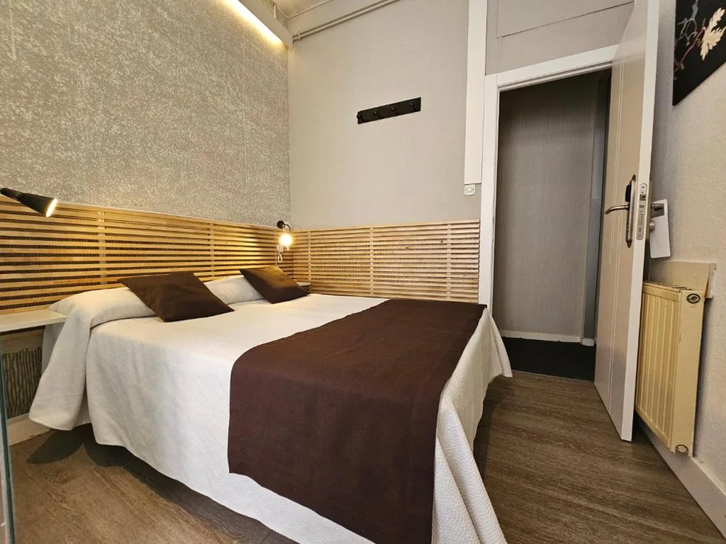 Habitación Doble con baño privado — Hotel Palermo