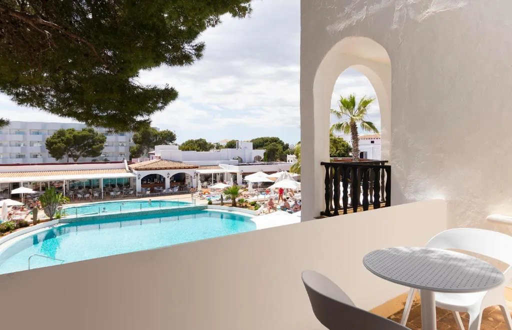 Vierbettzimmer (2 Erwachsene + 2 Kinder) — Hotel Palia Dolce Farniente 3 Sup