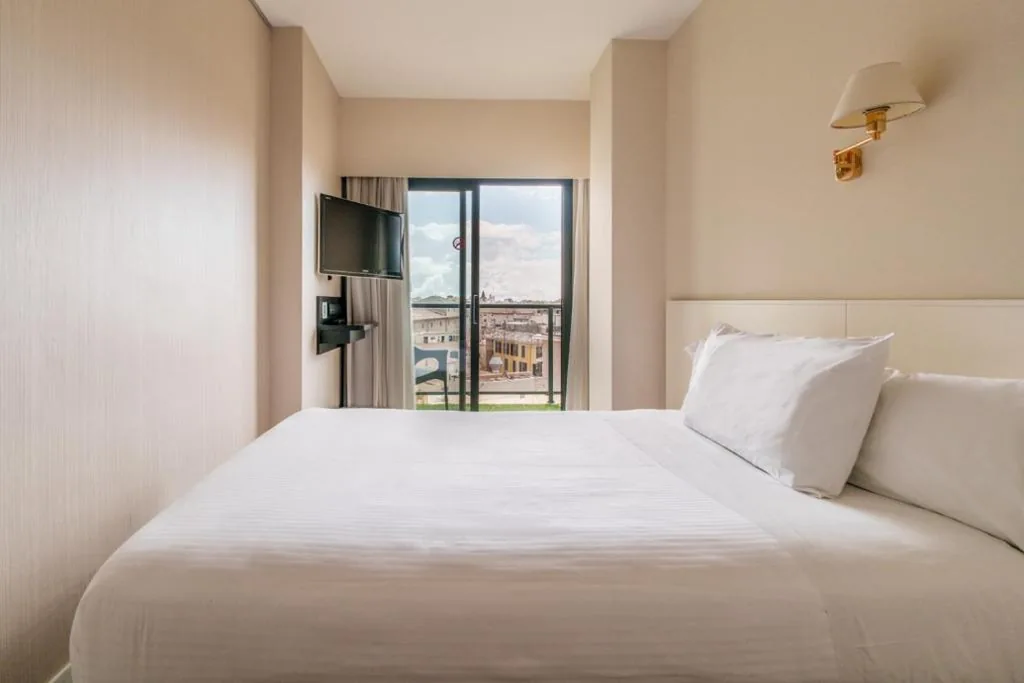 Einzelzimmer mit Balkon — Hotel Palladium