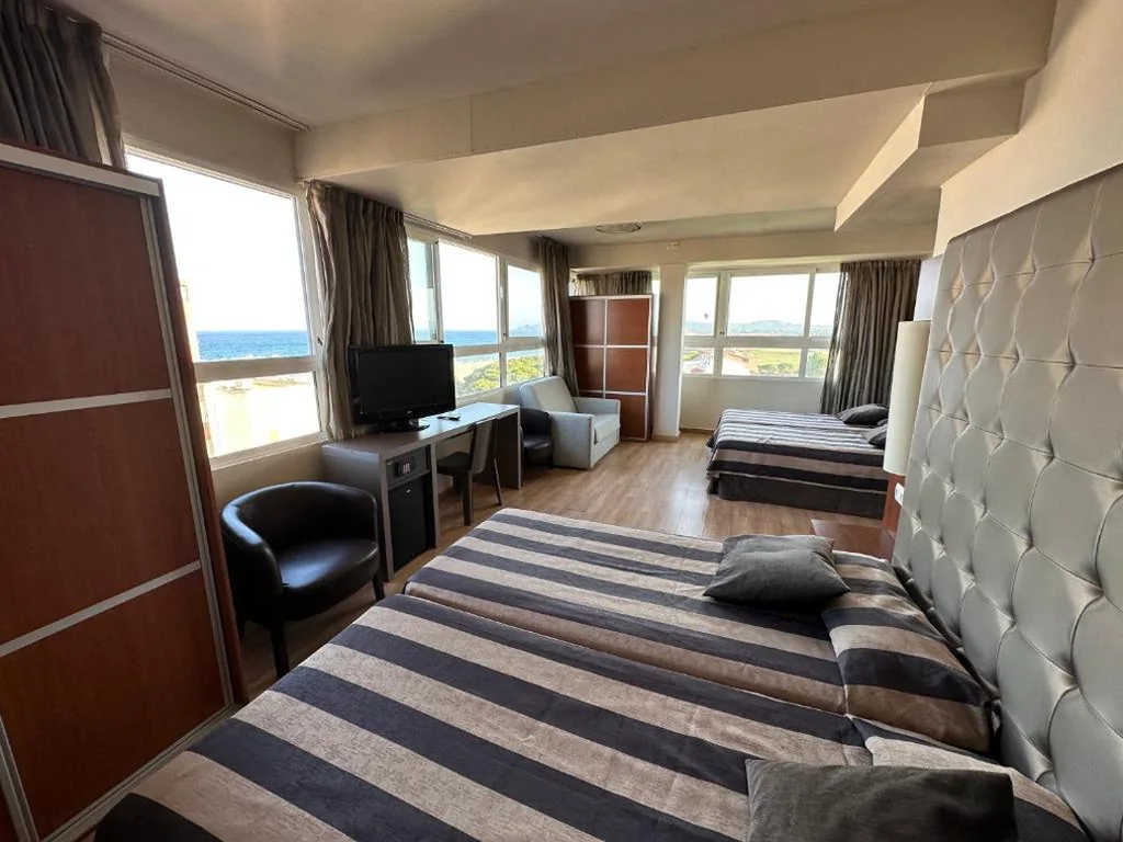 Habitación Familiar sin terraza — Hotel Panorama