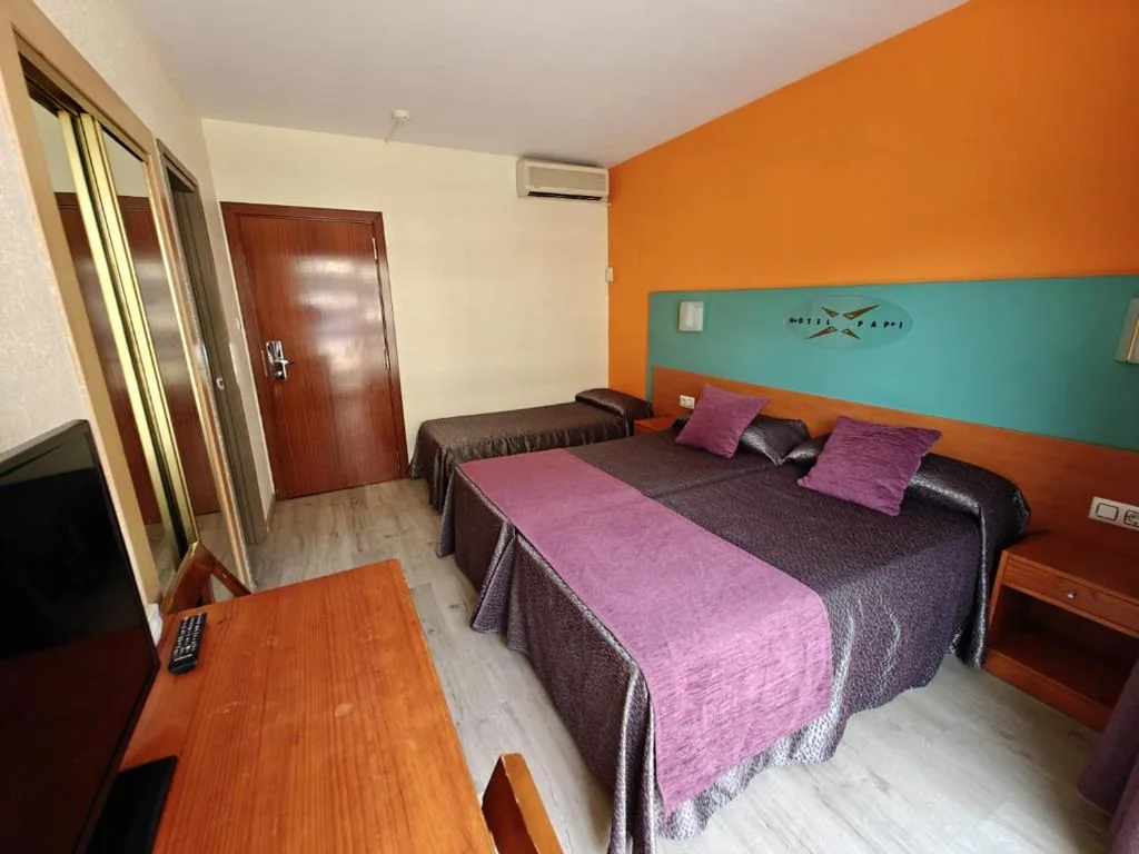 Habitación Triple — Hotel Papi