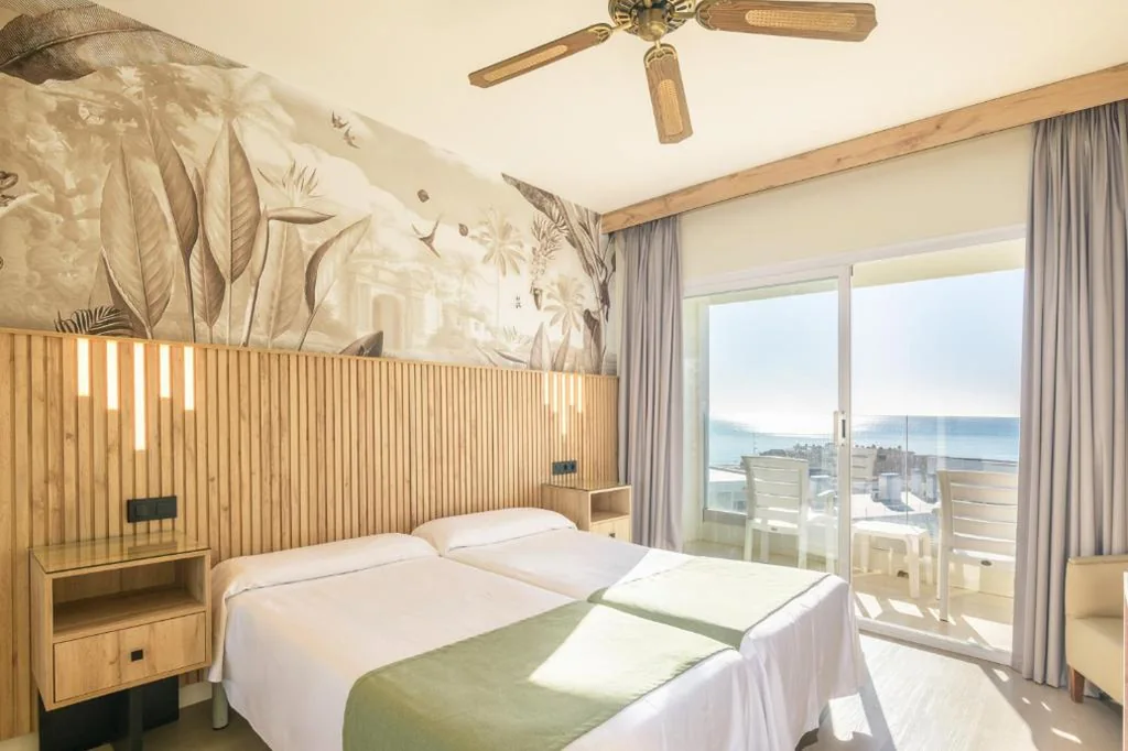 Habitación Doble - 2 camas — Hotel Parasol by Dorobe