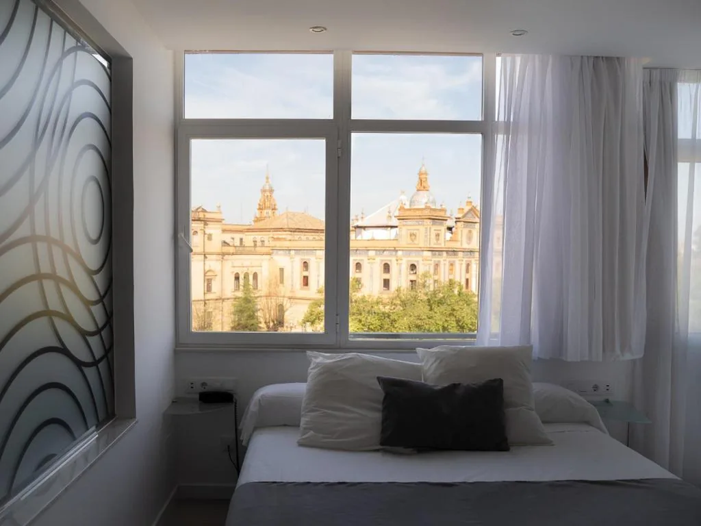 Habitación Premium Azul con vistas al monumento — Hotel Pasarela
