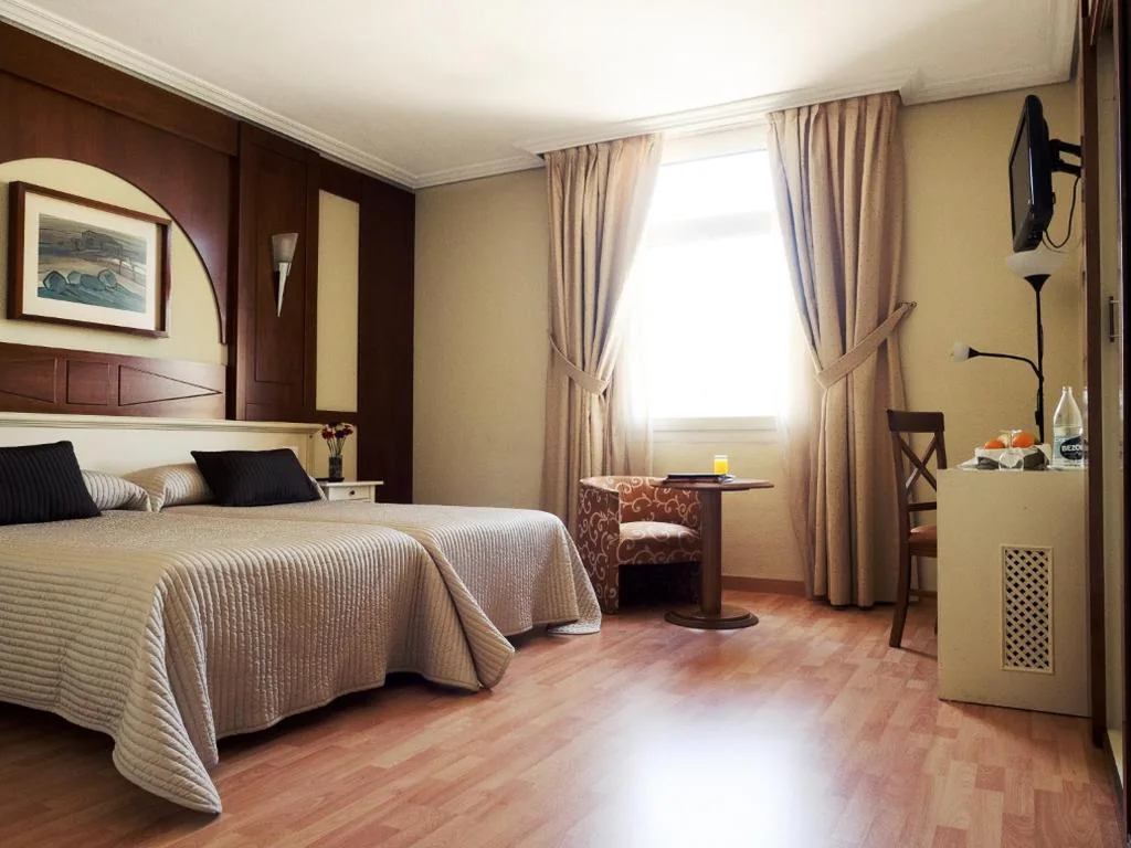 Habitación Triple — Hotel Pasarela