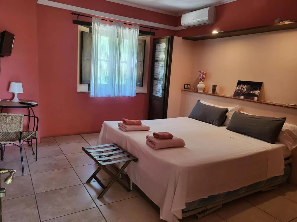 Camera tripla con bagno privato — HOTEL PASTERAL RIU TER