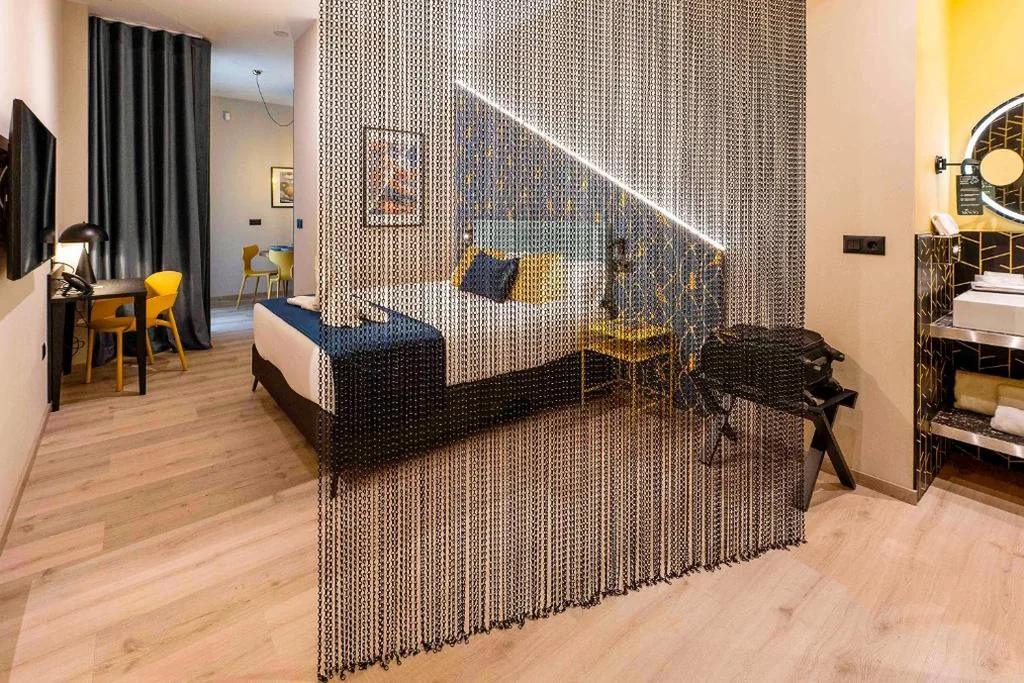 Suite — Hotel Pathos by Mimood Aparthotels