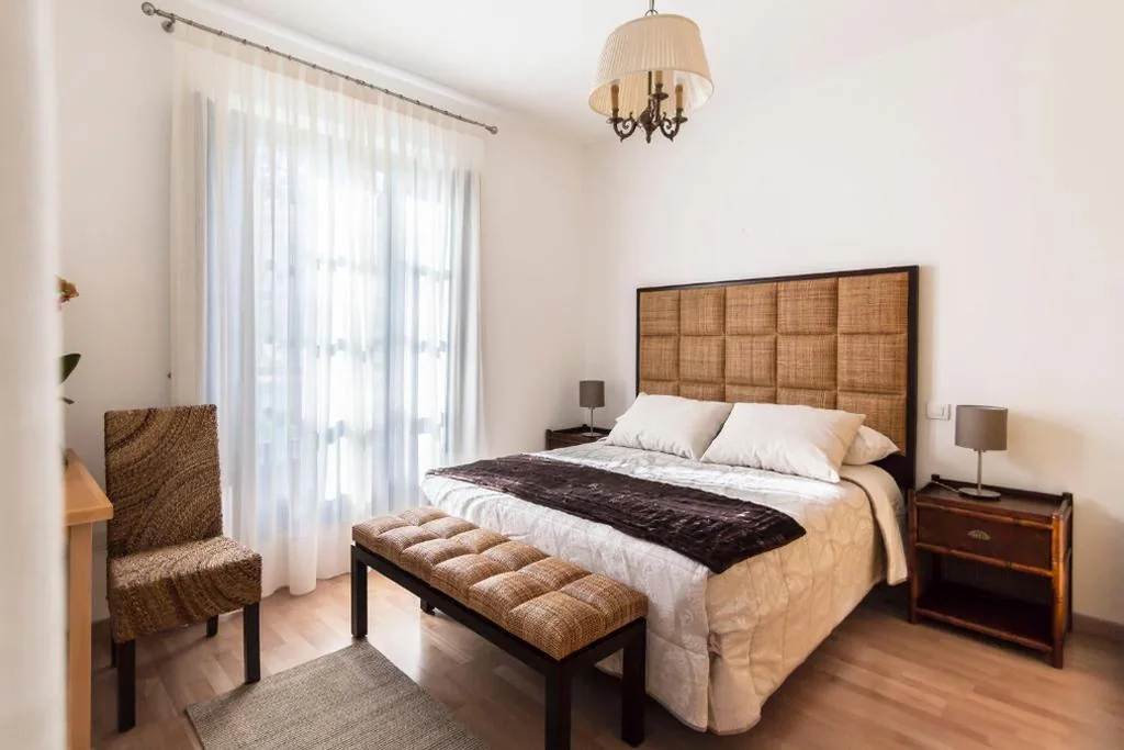 Suite avec grand lit et balcon — Hotel Pazo de Berbetoros
