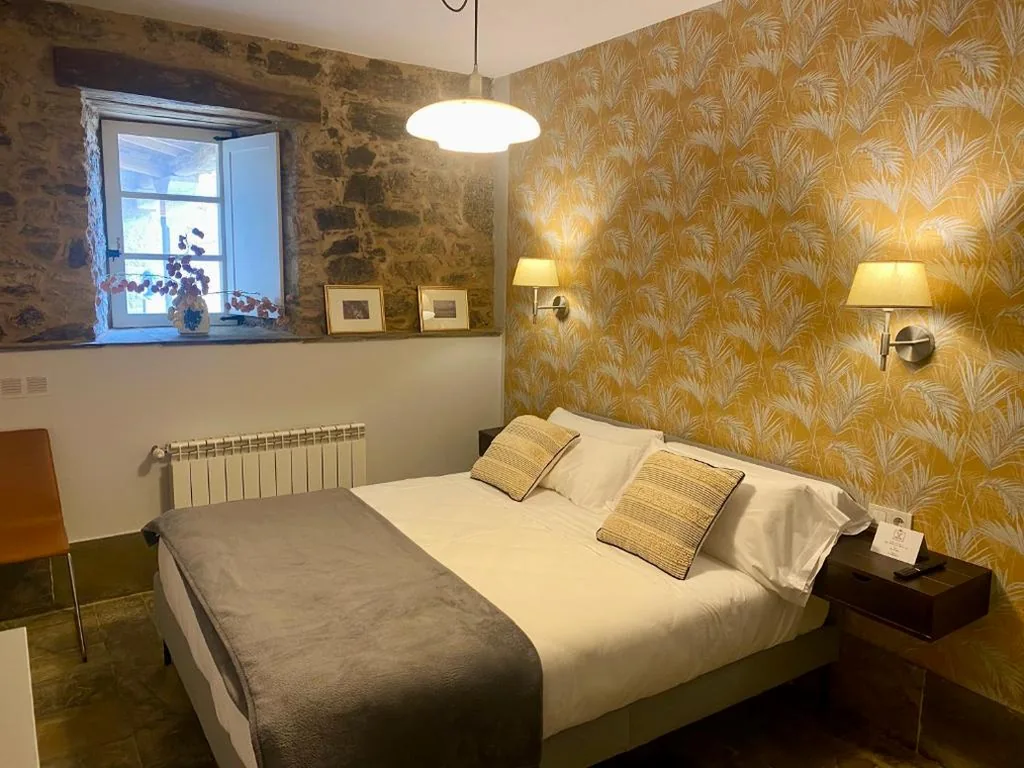 バリアフリー対応ルーム－大型ベッド — Hotel Pazo de Bieite