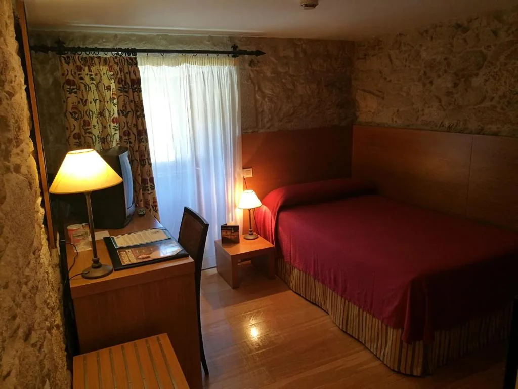 Habitación Individual Económica — Hotel Pazo de Lestrove by Pousadas de Compostela