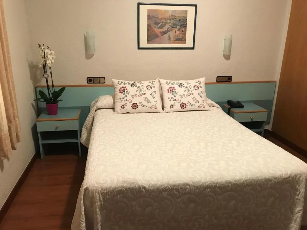 Habitación Individual — Hotel Pelayo