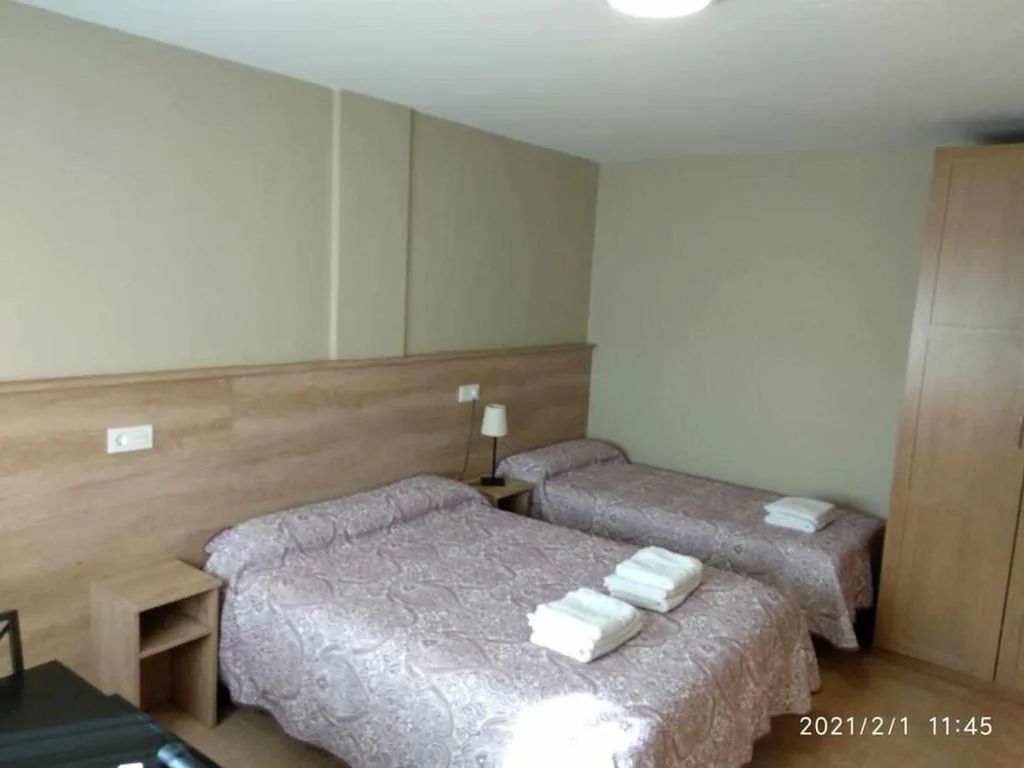 Quarto Duplo com Banheira - 2 camas — Hotel-Pension BORJA