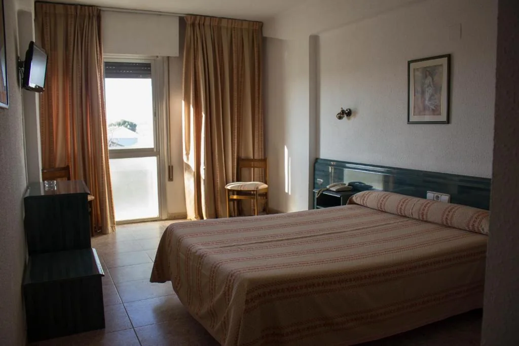 Tweepersoonskamer met eigen badkamer — Hotel Pepa