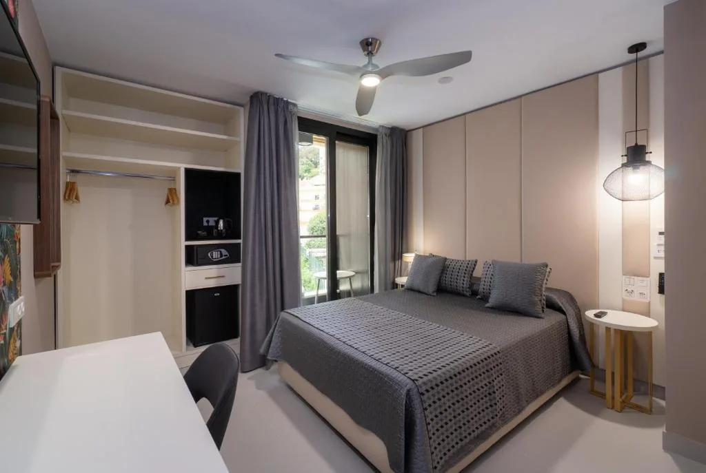 Habitación Doble con balcón — Hotel Perla del Sur