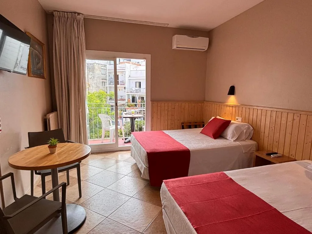 Chambre Double Standard avec balcon — Hotel Piccadilly Sitges