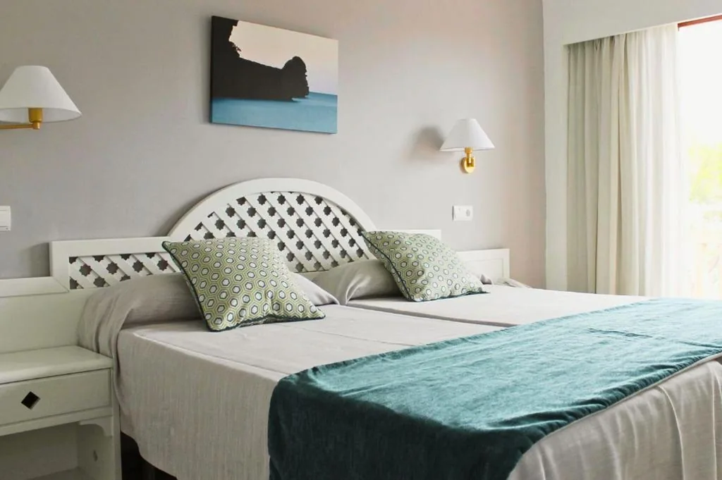 Chambre double (2 adultes) — Hotel Pinos Playa