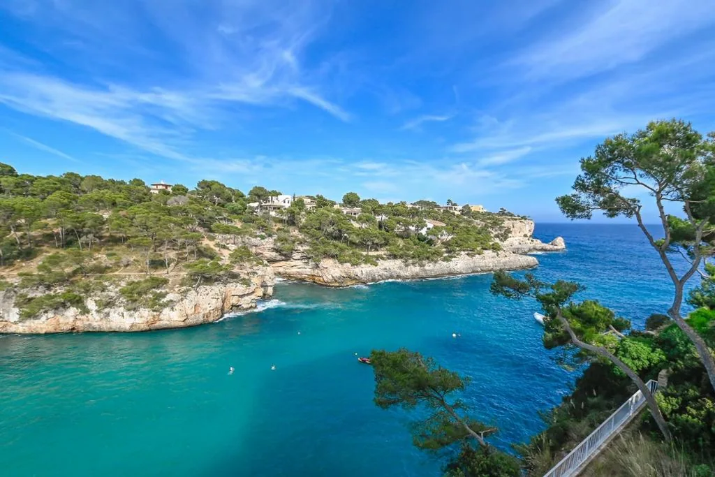 Chambre double supérieure avec vue sur la mer (2 adultes + 1 enfant) — Hotel Pinos Playa