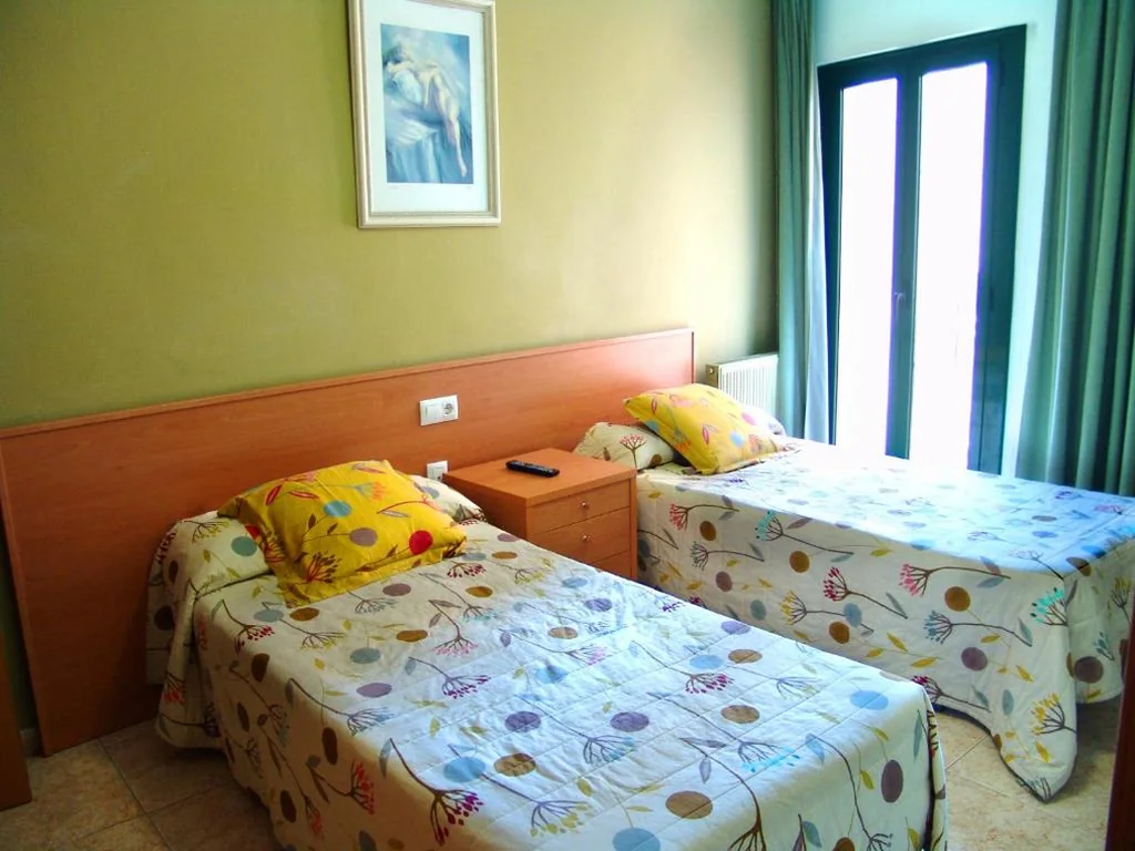 Economy Double Room — Hotel Pinxo
