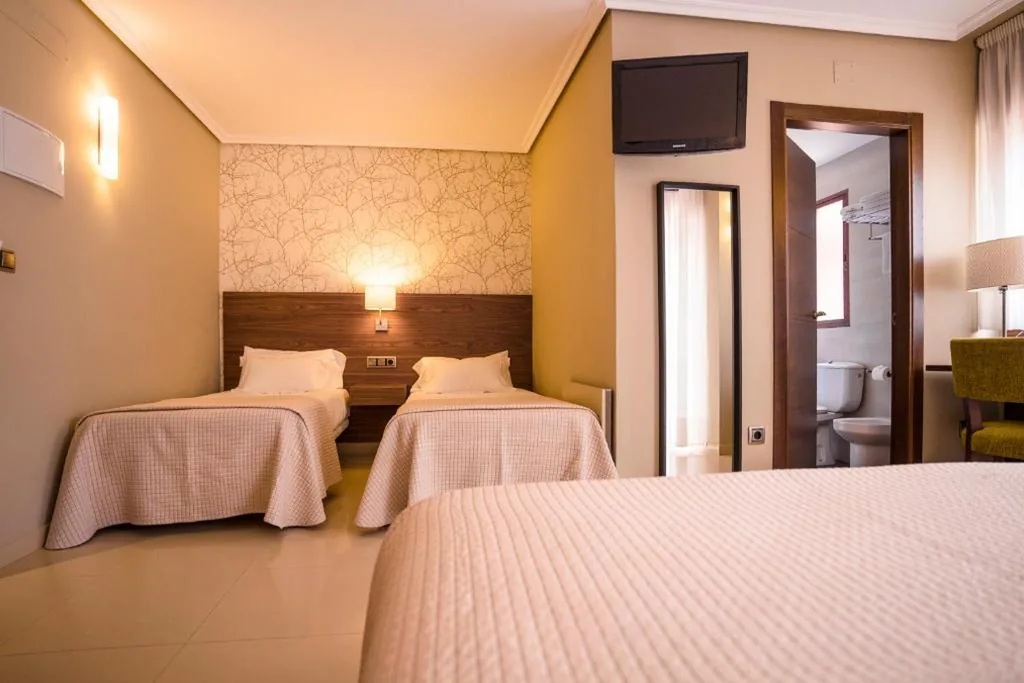 Chambre Familiale Standard — Hotel Piramide