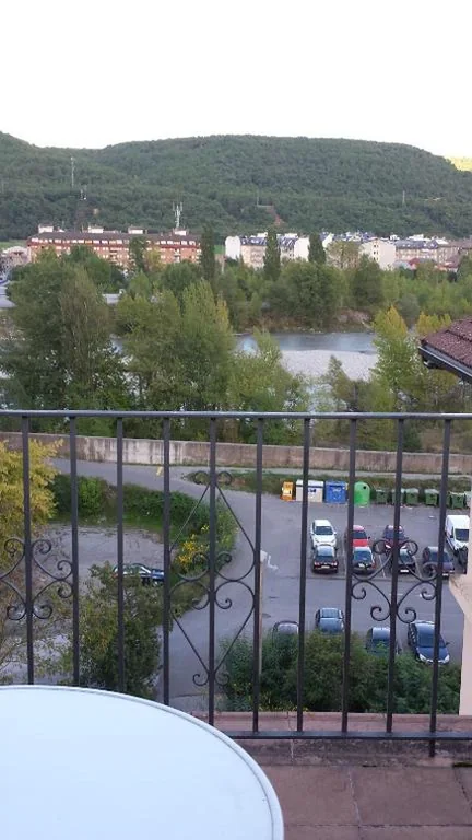 Doppelzimmer mit Bergblick — Hotel Pirineos Ainsa