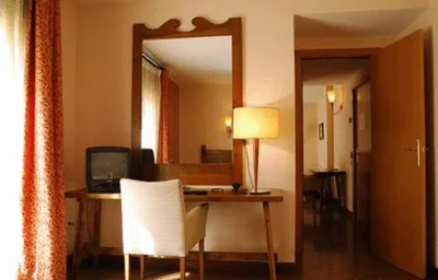 Hotel Pirineos — Foto 10