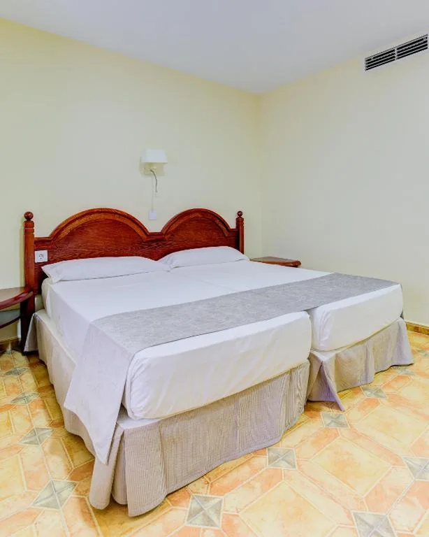 Habitación Doble - 2 camas — Hotel Pizarro