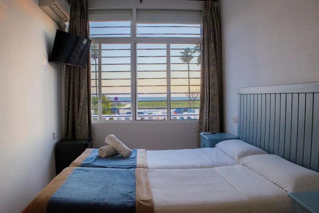 Hotel Playa Conil - Beachfront Studios & Suites