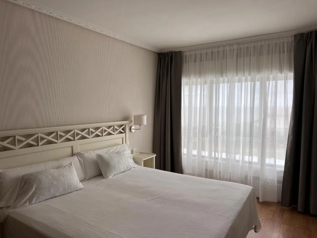 Doppelzimmer — Hotel Playa de Los Locos