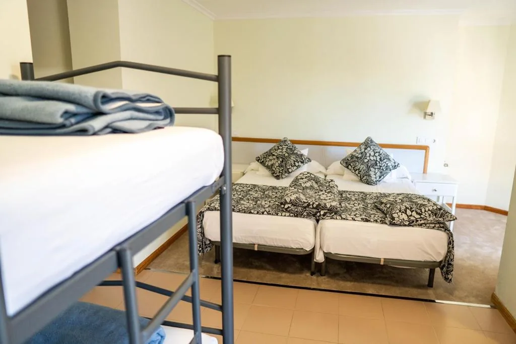 CUADRUPLE — Hotel Playa de Merón