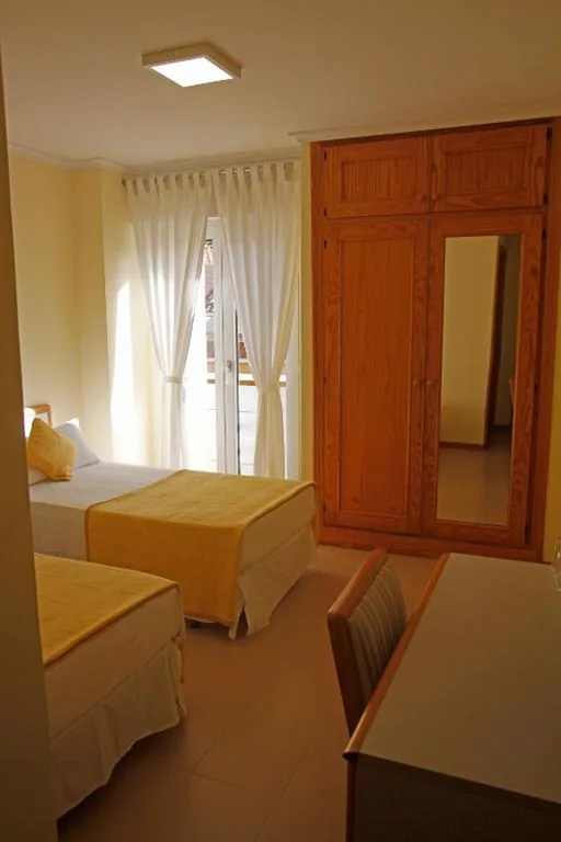 Habitación Doble Estándar - 2 camas — Hotel Playa de Merón