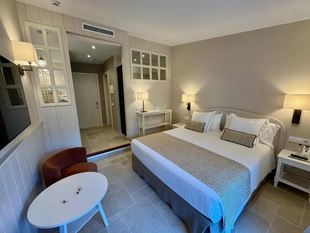 Habitación Doble con vistas al jardín — Hotel Playa Sol