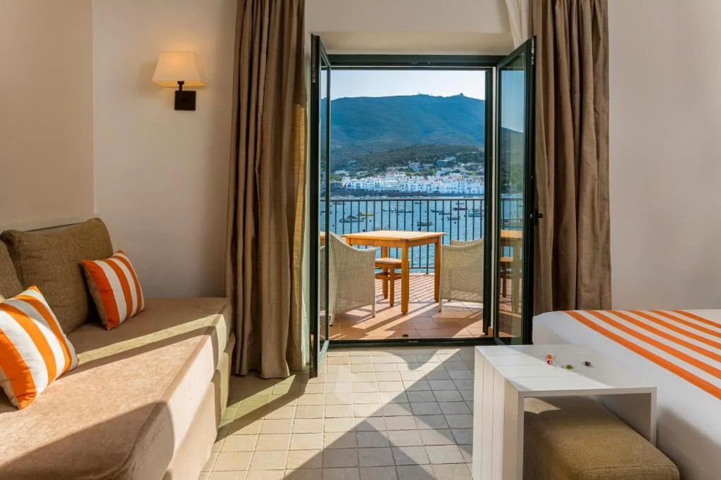 Habitación Triple con vistas al mar — Hotel Playa Sol