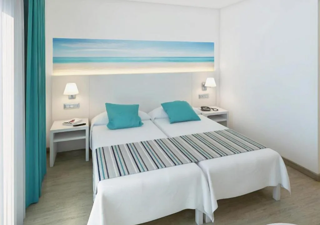 Tweepersoonskamer met balkon — Hotel Playas de Paguera